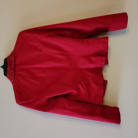 Red One-button Lace Collar blazer - Picture 2 of 3